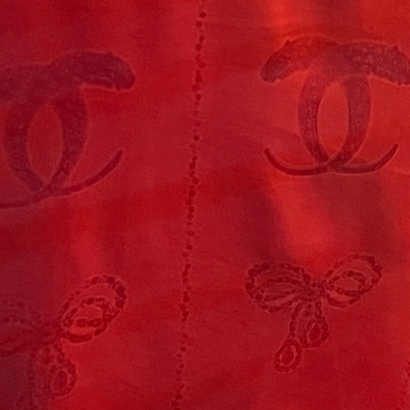 Cartier Scarf. 100% Silk. Jewel (gemstone) motif. Hand rolled. Made in Italy. - Picture 16 of 16